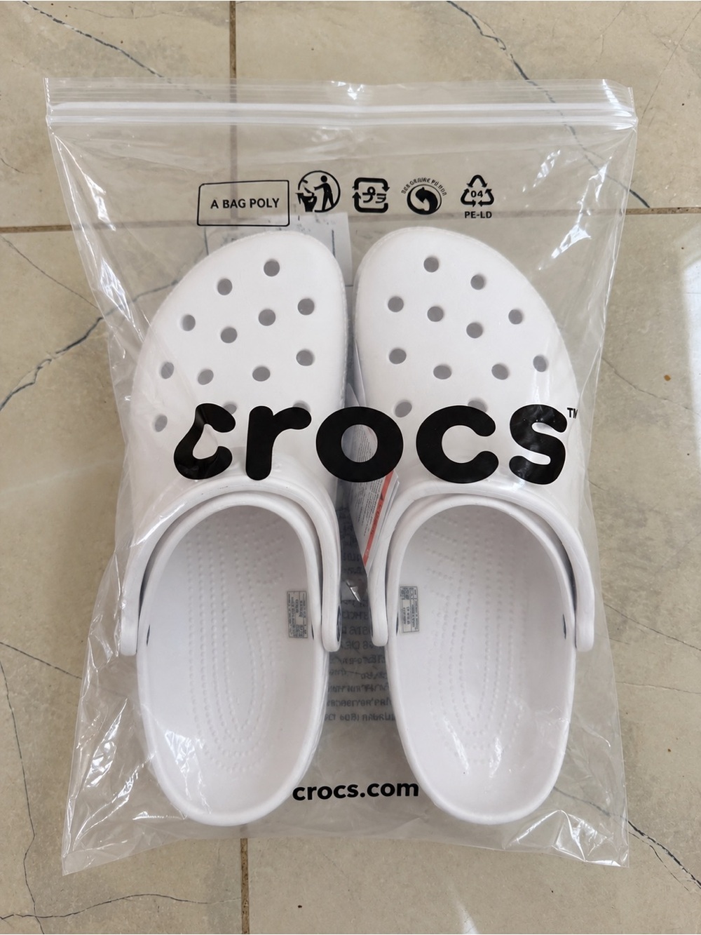 Crocs Classic Clogs White – Men’s 9 / Women’s 11 – New